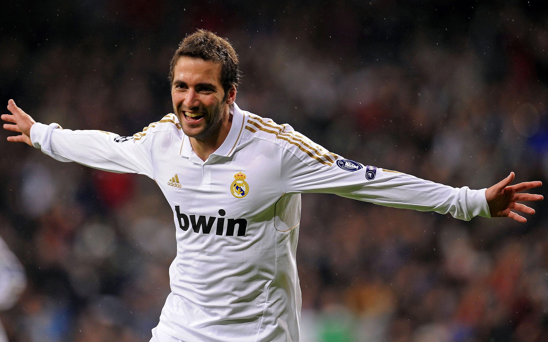 女子足球队主教练接受专访分享执教理念，国家女子足球队主教练